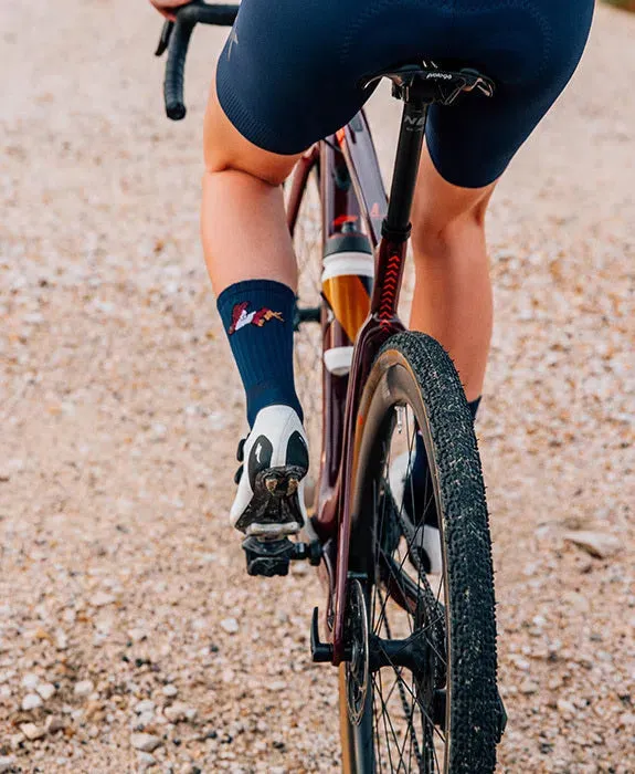 CAFE DU CYCLISTE Fly Fish Socks - Navy