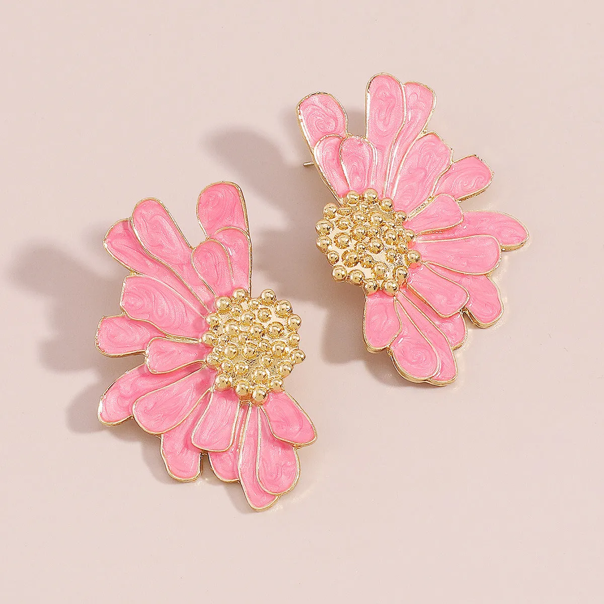 Retro Alloy Floral Pattern Earrings